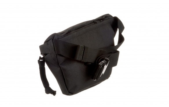 LEVI'S SMALL BANANA SLING_MOBILE-PIC2