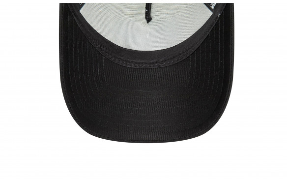 NEW ERA LOONEY TUNES TRUCKER_MOBILE-PIC3