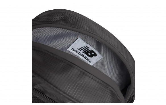 NEW BALANCE BANDOLERA LOGO_MOBILE-PIC2