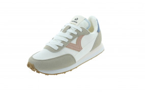 VICTORIA ASTRO MUJER